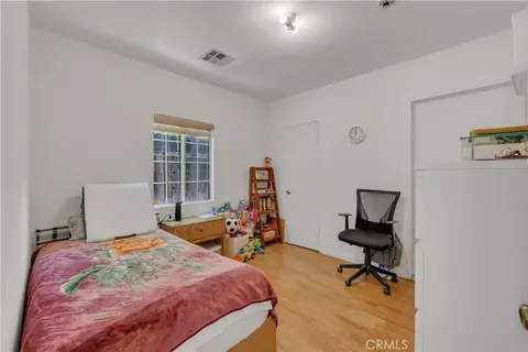 Bedroom - 924 E Tujunga, Burbank, CA 91501 photo 3 of 4