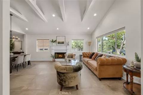 Living - 924 E Tujunga, Burbank, CA 91501 photo 1 of 2
