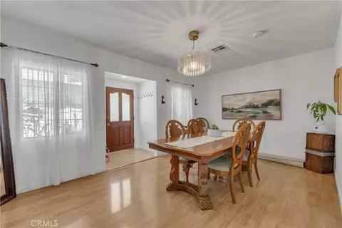 Dining - 924 E Tujunga, Burbank, CA 91501 photo 2 of 3