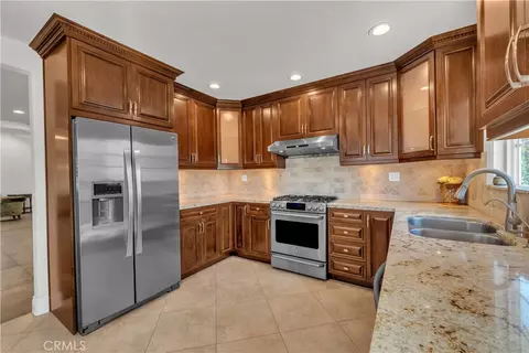 Kitchen - 924 E Tujunga, Burbank, CA 91501 photo 2 of 3