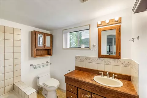 Bath - 7444 Tranquil Dr, Tujunga, CA 91042 photo 1 of 1