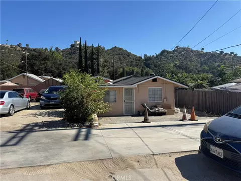6938 Foothill Blvd, Tujunga, CA 91042 photo 4