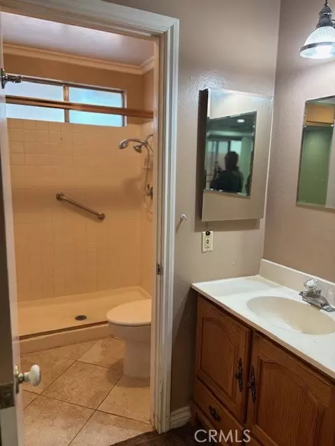 Bath - 93 Dobkin Pl, Simi Valley, CA 93065 photo 2 of 2