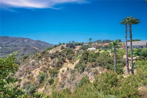 Exterior - 9257 La Shell Dr, Tujunga, CA 91042 photo 3 of 8