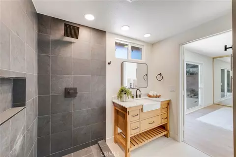 Bath - 9257 La Shell Dr, Tujunga, CA 91042 photo 4 of 4