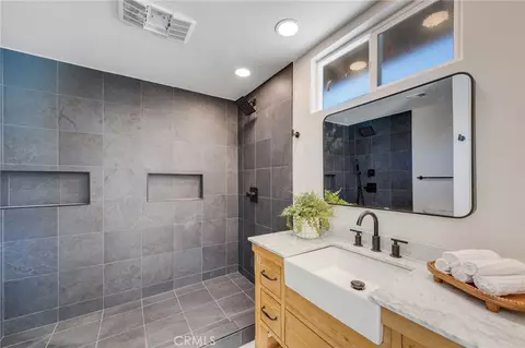 Bath - 9257 La Shell Dr, Tujunga, CA 91042 photo 3 of 4