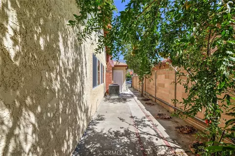Exterior - 9257 La Shell Dr, Tujunga, CA 91042 photo 8 of 8
