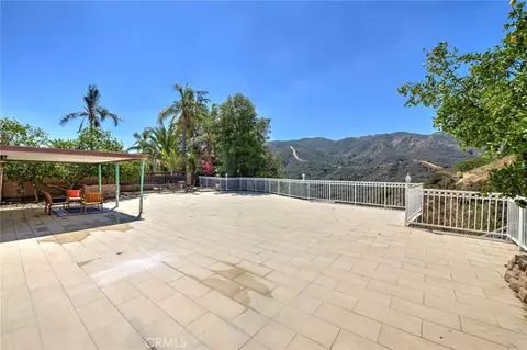 Exterior - 9257 La Shell Dr, Tujunga, CA 91042 photo 7 of 8