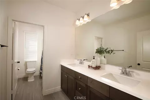Bath - 20523 Stella Pl, Saugus, CA 91350 photo 4 of 5