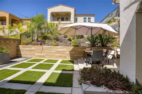 Exterior - 20523 Stella Pl, Saugus, CA 91350 photo 5 of 10
