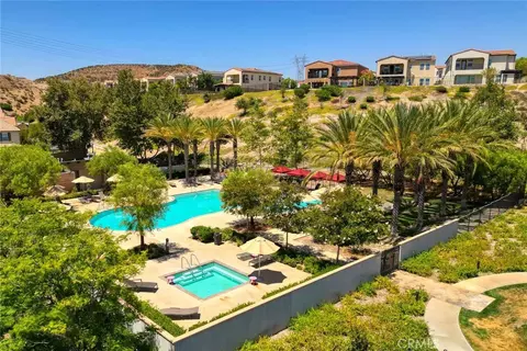 Exterior - 20523 Stella Pl, Saugus, CA 91350 photo 10 of 10