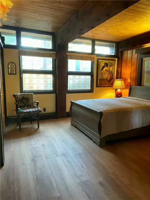 Bedroom - 516 Lark Dr, Wrightwood, CA 92397 photo 2 of 3