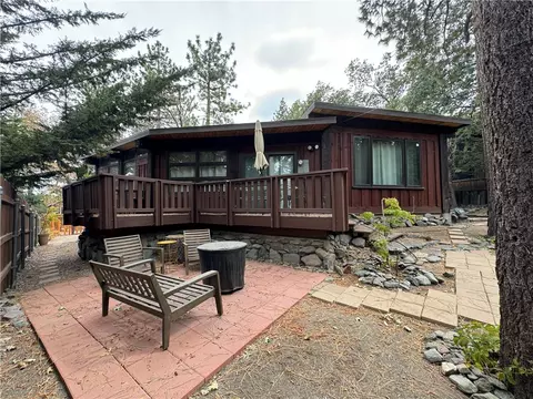 Exterior - 516 Lark Dr, Wrightwood, CA 92397 photo 9 of 9
