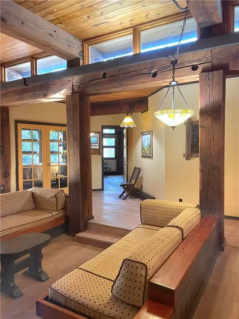 Living - 516 Lark Dr, Wrightwood, CA 92397 photo 3 of 3