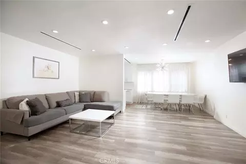 Living - 729 E Providencia, Burbank, CA 91501 photo 2 of 3