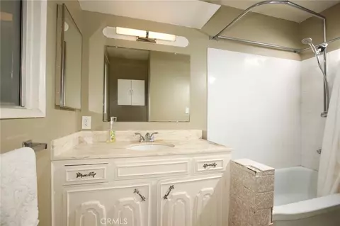 Bath - 729 E Providencia, Burbank, CA 91501 photo 2 of 2