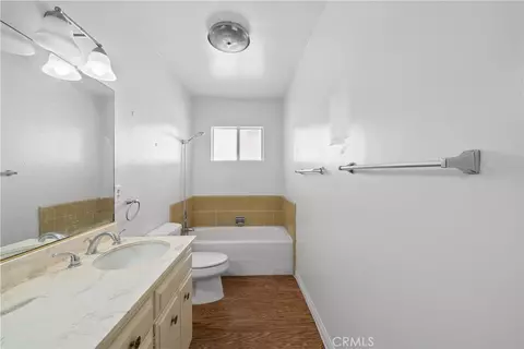 Bath - 723 E Tujunga Ave, Burbank, CA 91501 photo 1 of 9