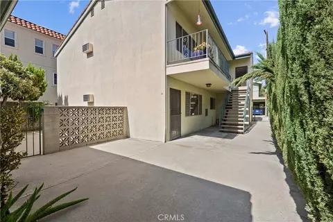 Exterior - 723 E Tujunga Ave, Burbank, CA 91501 photo 3 of 9