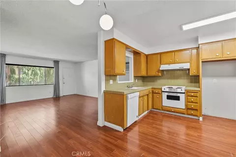 Living - 723 E Tujunga Ave, Burbank, CA 91501 photo 9 of 17