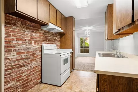 Kitchen - 320 E Stocker #107, Glendale, CA 91207 photo 4 of 4