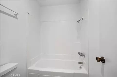 Bath - 320 E Stocker #107, Glendale, CA 91207 photo 2 of 2