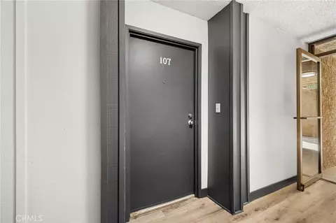 Entry Way - 320 E Stocker #107, Glendale, CA 91207 photo 1 of 3