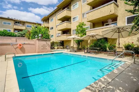 Exterior - 320 E Stocker #107, Glendale, CA 91207 photo 5 of 8