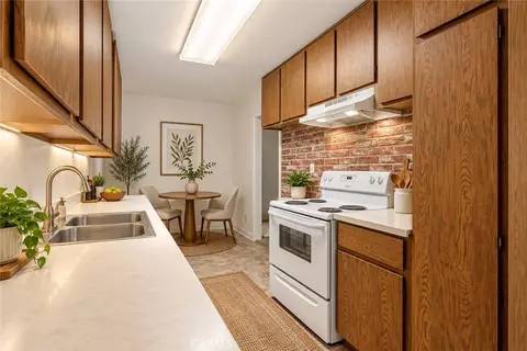 Kitchen - 320 E Stocker #107, Glendale, CA 91207 photo 1 of 4