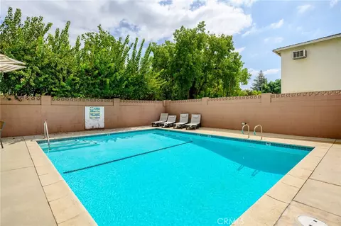 Exterior - 320 E Stocker #107, Glendale, CA 91207 photo 4 of 8