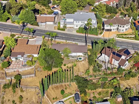 View/Area - 775 Ridge Dr, Glendale, CA 91206 photo 10 of 14