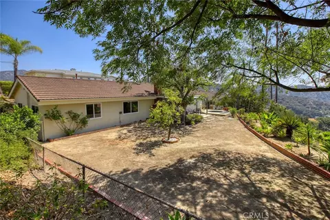 Exterior - 775 Ridge Dr, Glendale, CA 91206 photo 9 of 17