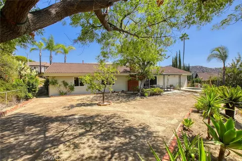 Exterior - 775 Ridge Dr, Glendale, CA 91206 photo 7 of 17