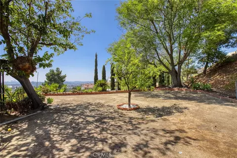 Exterior - 775 Ridge Dr, Glendale, CA 91206 photo 5 of 17