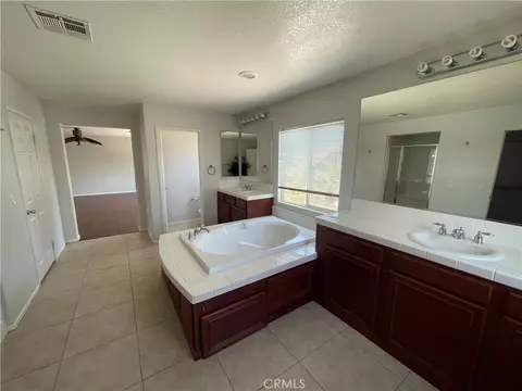 Bath - 37222 Camden Dr, Indio, CA 92203 photo 1 of 2