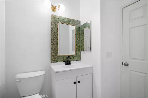 Bath - 11465 Oakford Ln, Porter Ranch, CA 91326 photo 1 of 2