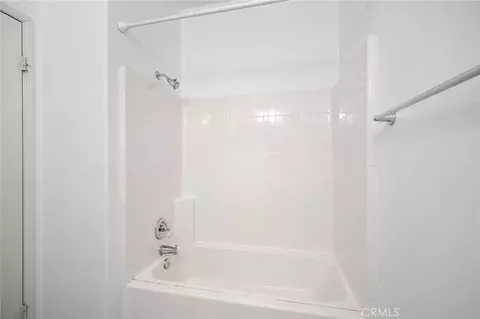 Bath - 11465 Oakford Ln, Porter Ranch, CA 91326 photo 2 of 2