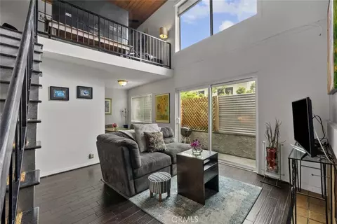3988 Beethoven St #9, Los Angeles, CA 90066