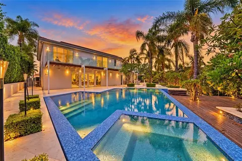 1072 Holiday Dr, West Covina, CA 91791