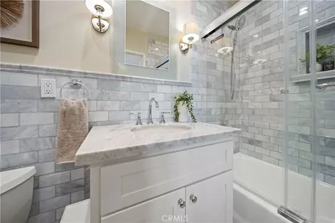 Bath - 1429 Valley View Rd #18, Glendale, CA 91202 photo 7 of 7