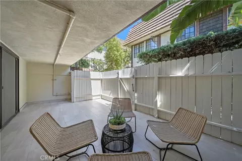 Exterior - 1429 Valley View Rd #18, Glendale, CA 91202 photo 6 of 12
