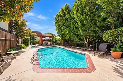 Exterior - 1429 Valley View Rd #18, Glendale, CA 91202 photo 10 of 12