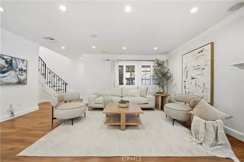 Living - 1429 Valley View Rd #18, Glendale, CA 91202 photo 3 of 4