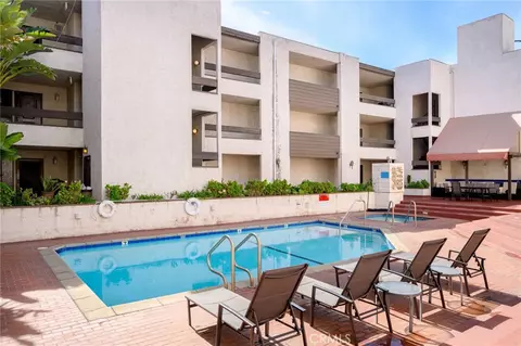 Exterior - 1325 Valley View Rd #105, Glendale, CA 91202 photo 1 of 5