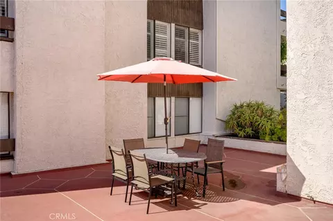 Exterior - 1325 Valley View Rd #105, Glendale, CA 91202 photo 4 of 5