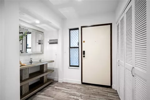 Entry Way - 1325 Valley View Rd #105, Glendale, CA 91202 photo 2 of 4