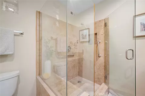 Bath - 2313 Rosecrest Dr #9, Glendale, CA 91208 photo 2 of 3