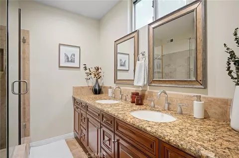 Bath - 2313 Rosecrest Dr #9, Glendale, CA 91208 photo 1 of 3