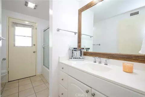 Bath - 18119 Calvert St, Tarzana, CA 91335 photo 1 of 7