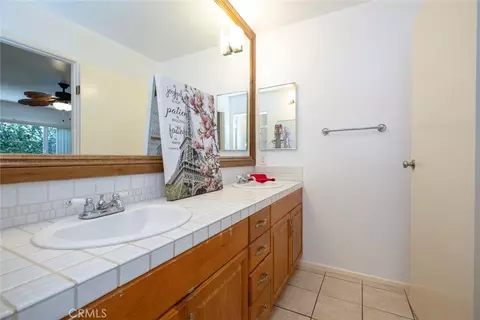 Bath - 18119 Calvert St, Tarzana, CA 91335 photo 6 of 7