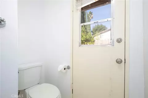 Bath - 18119 Calvert St, Tarzana, CA 91335 photo 3 of 7